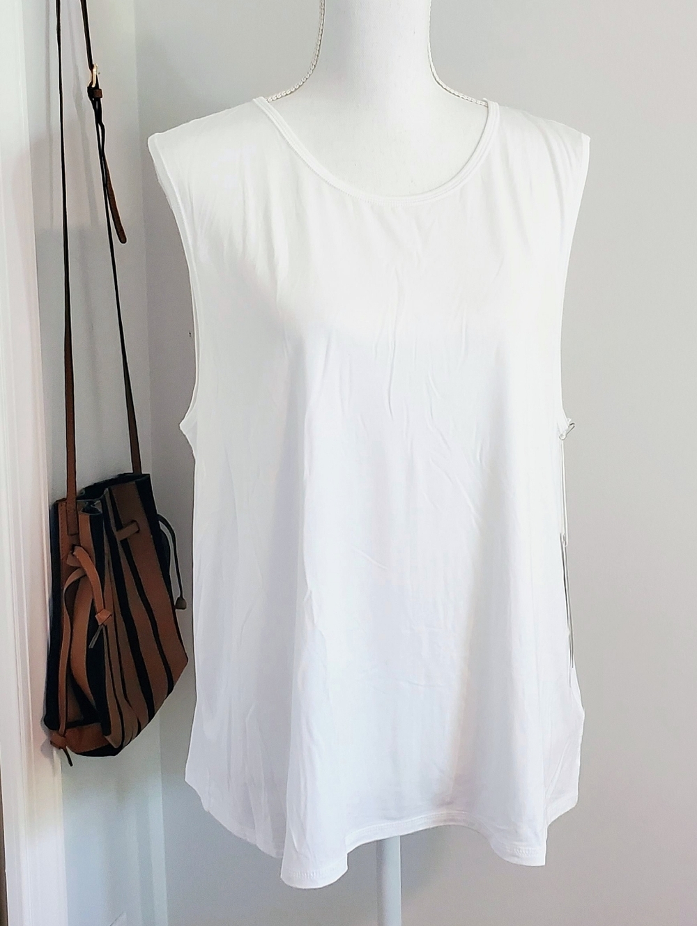 BOODY Active Muscle Tank Top Bamboo Stretch Sleeveless - White - XL - NWT